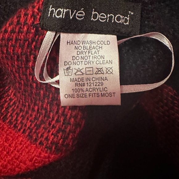 Classic Cape - Picture 3 of 5